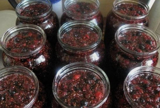 Raspberry and black currant jam