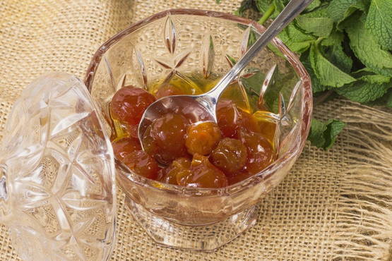 White cherry jam with gelatin