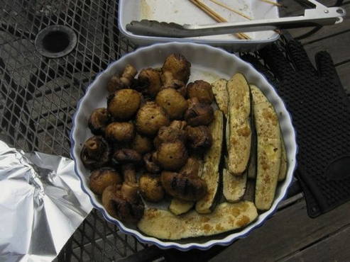 Grilled champignons in mayonnaise