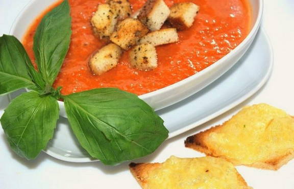 Gazpacho with chicken