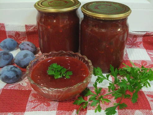 Ketchup aux tomates, prunes et pommes