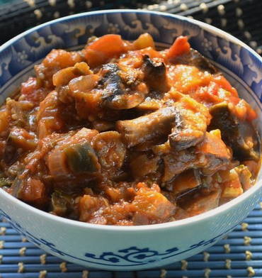 Vegetable stew with mushrooms