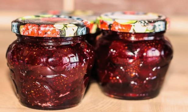 Confiture Victoria avec Gros Fruits Entiers