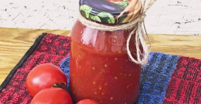 Homemade tomato ketchup