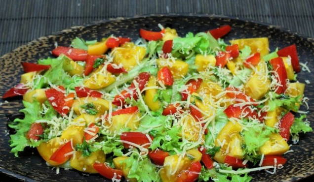 Salade de tomates jaunes