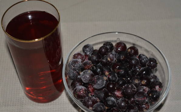 Blackcurrant compote for a child