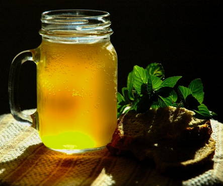 Kvass from rye flour with mint