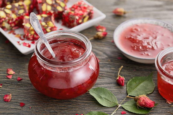 Confiture de pétales de rose à la maison