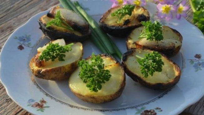 Rustic potatoes on the grill