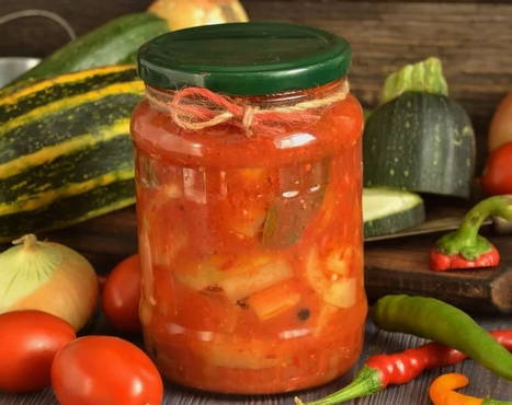 Winter salad: tomatoes, onions, peppers