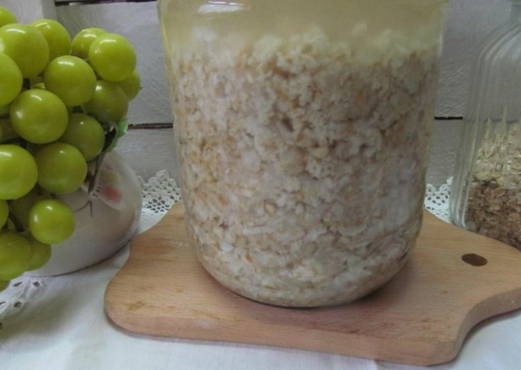 Kvass from oatmeal