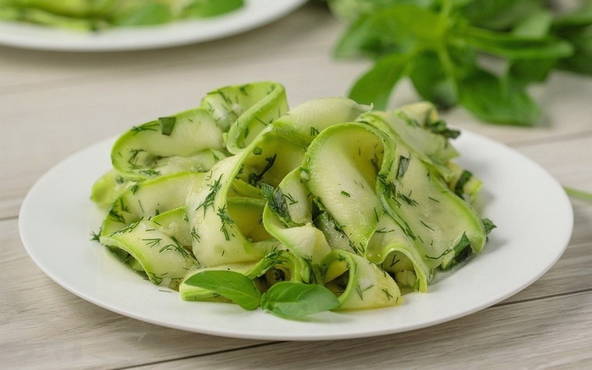 Fresh zucchini salad