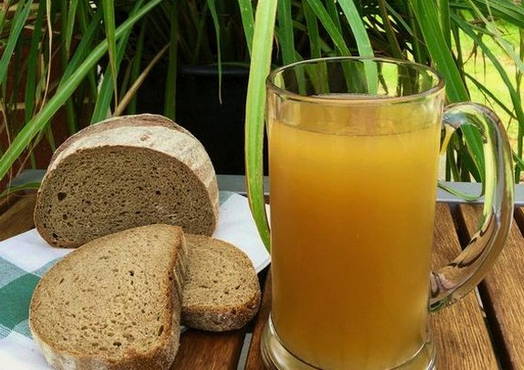 Kvass from white bread without yeast