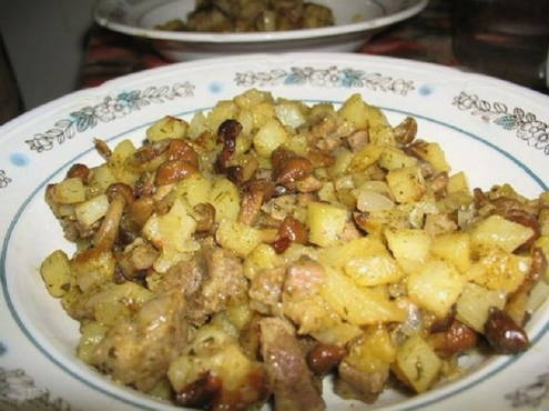 Fried mushrooms with potatoes