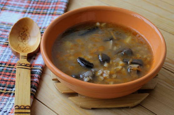 Soup with honey agarics and pearl barley