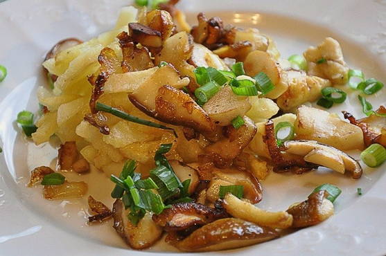 Pommes de terre aux agarics au miel marinés