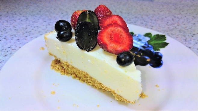 No-bake ricotta cheesecake with gelatin