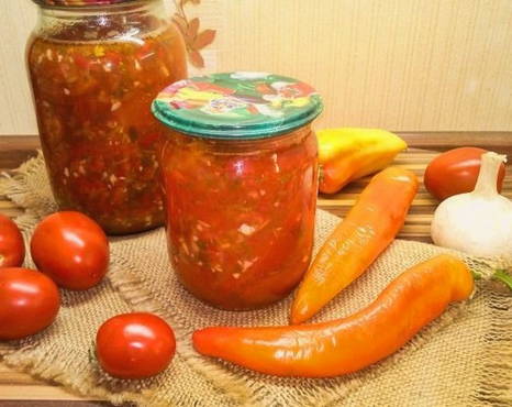 Korean-style tomatoes in jars for storage in an apartment for the winter