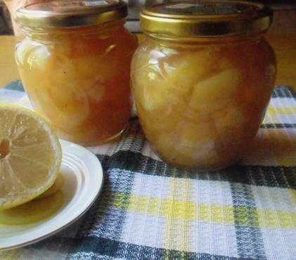 Pear jam with ginger