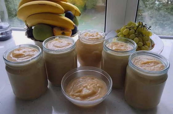 Purée de poires au lait concentré pour l'hiver