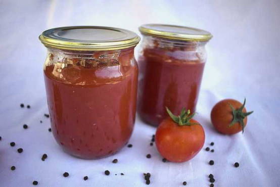 Pâte de tomate sans cuisson pour l'hiver