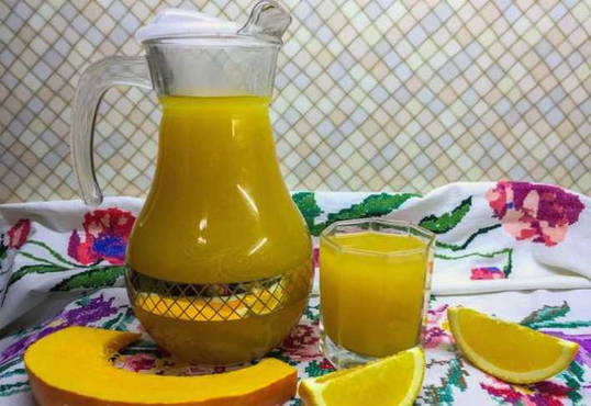 Pumpkin juice with orange at home for the winter