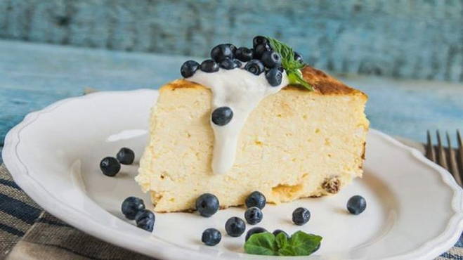 Cottage cheese casserole with semolina without eggs