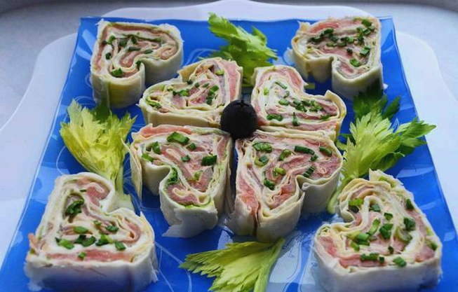 Rouleau de lavash au poisson rouge et fromage à la crème