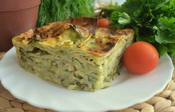 Lavash achma avec viande hachée au four