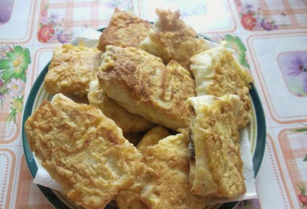 Tartes Lavash au chou dans une poêle