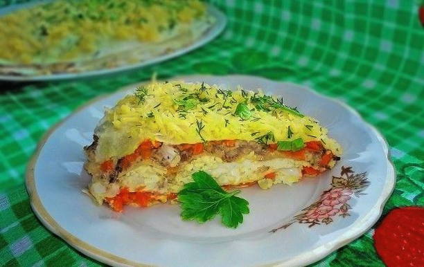 Lavash pie with canned fish