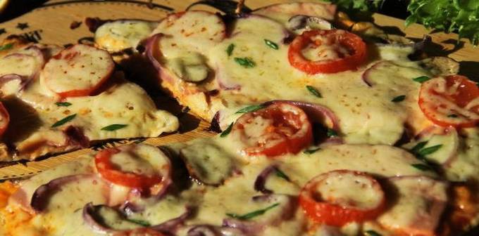 Pizza lavash mince dans une casserole