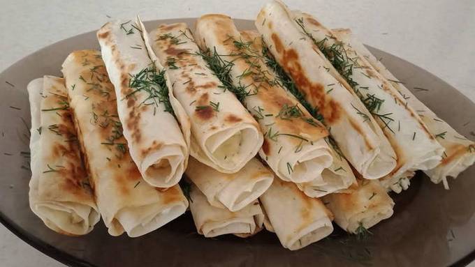 Lavash au fromage cottage, fromage dans une casserole