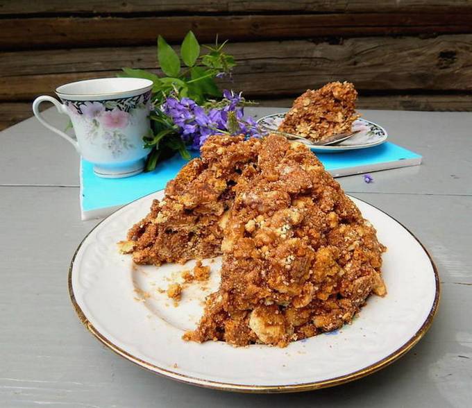 Cake from biscuit crumbs without baking with condensed milk