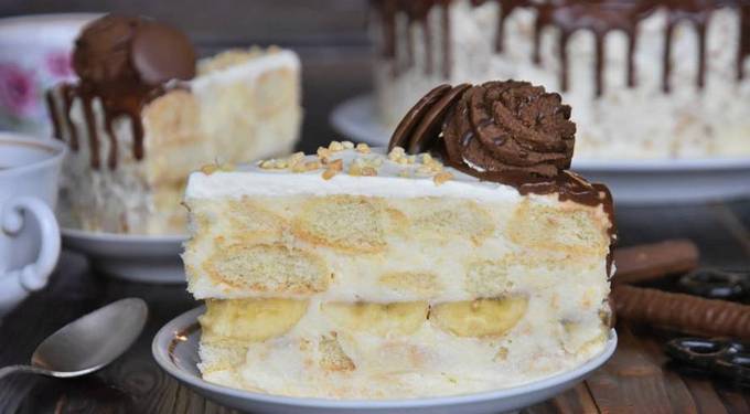 Gâteau pâtissier sans cuisson à la crème pâtissière et à la banane