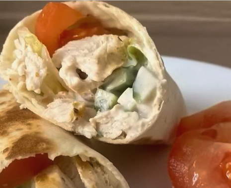 Rouleau PP de lavash au poulet