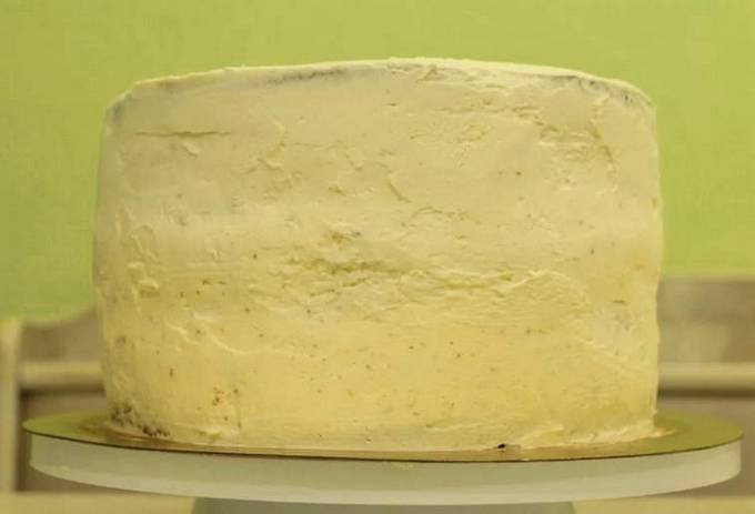 Cream cheese in butter for smoothing the cake