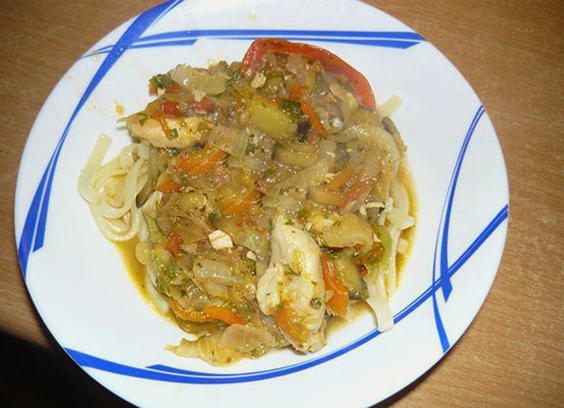 Lagman au poulet et aubergines