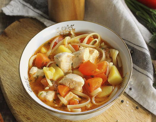 Lagman au poulet en ouzbek