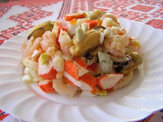 Seafood salad with shrimps, squid and mussels