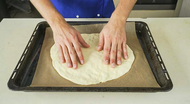 Pâte à pizza au kéfir rapide et savoureuse