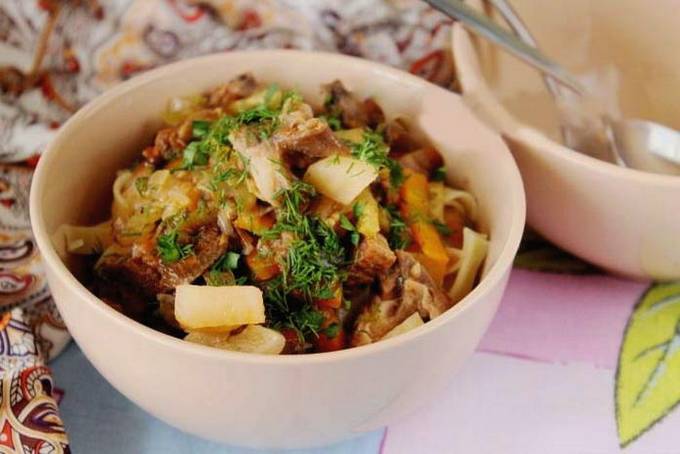 Lamb lamb in a slow cooker