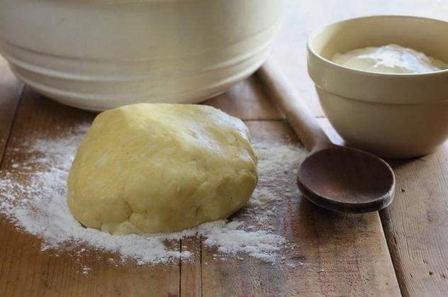 Pâte levée pour galettes d'oseille douce au four