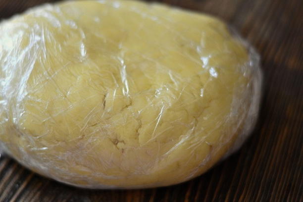 Crispy dough for pasties on mineral water