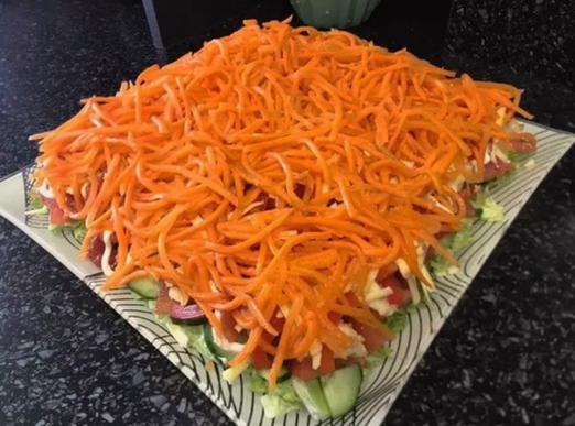 Salade de poulet aux carottes coréennes et chou chinois