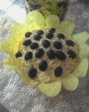 Sunflower salad with chicken and pineapple