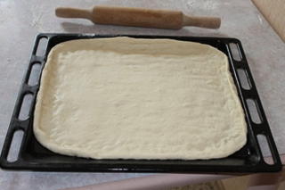 Quick dough for pizza with kefir without yeast in the oven