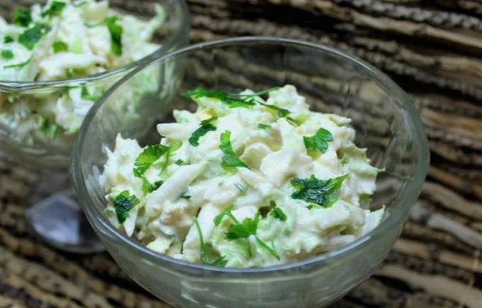 Salade de poulet, fromage, œuf et chou chinois