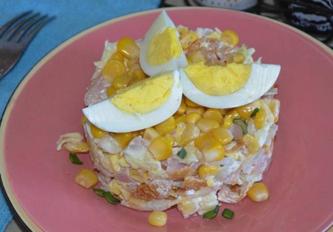 Smoked chicken, corn and cheese salad