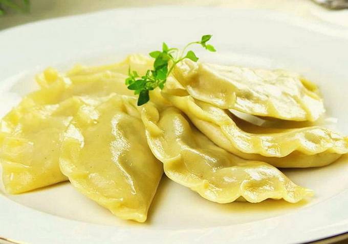 Raviolis aux pommes de terre et oignons crus